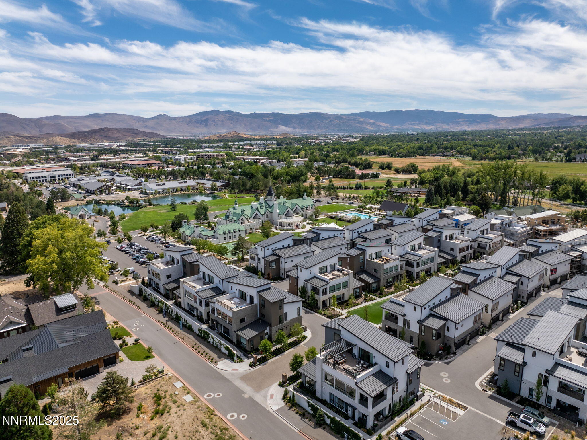 4-web-or-mls-16 Persano St Drone-5