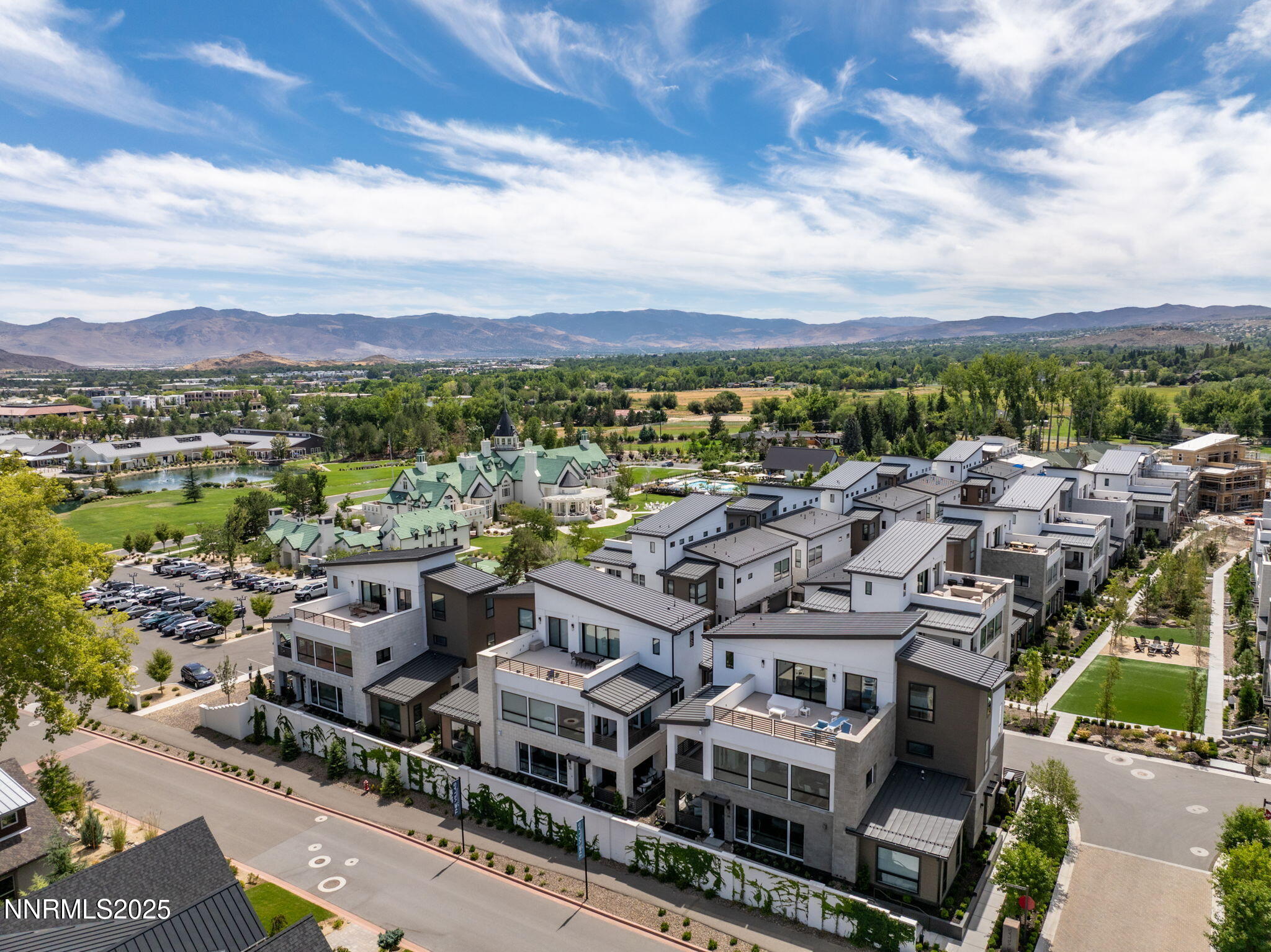 3-web-or-mls-16 Persano St Drone-4