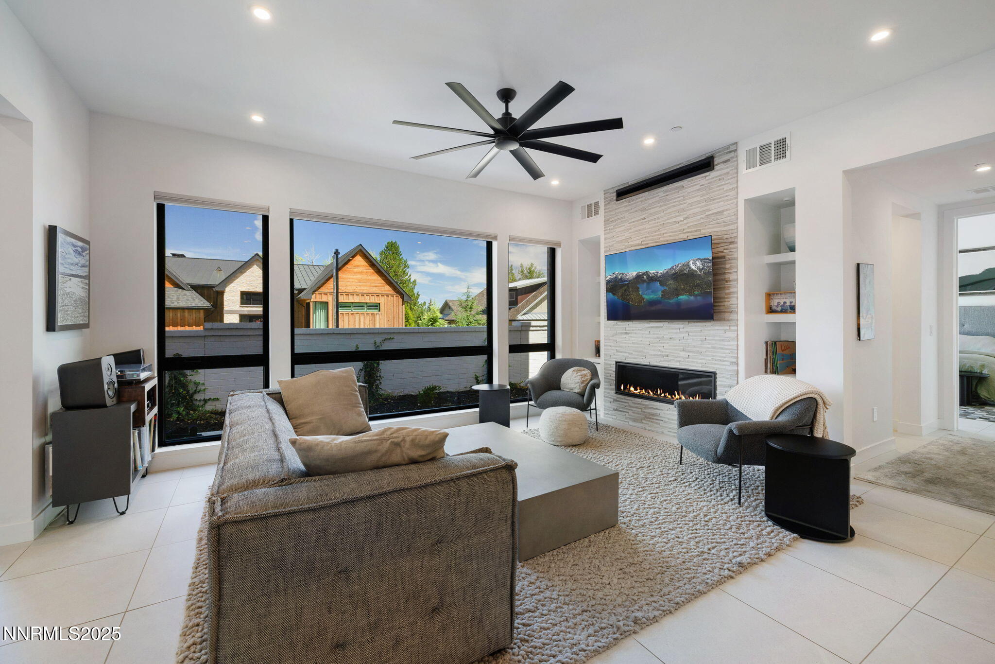 13-web-or-mls-16 Persano St-5