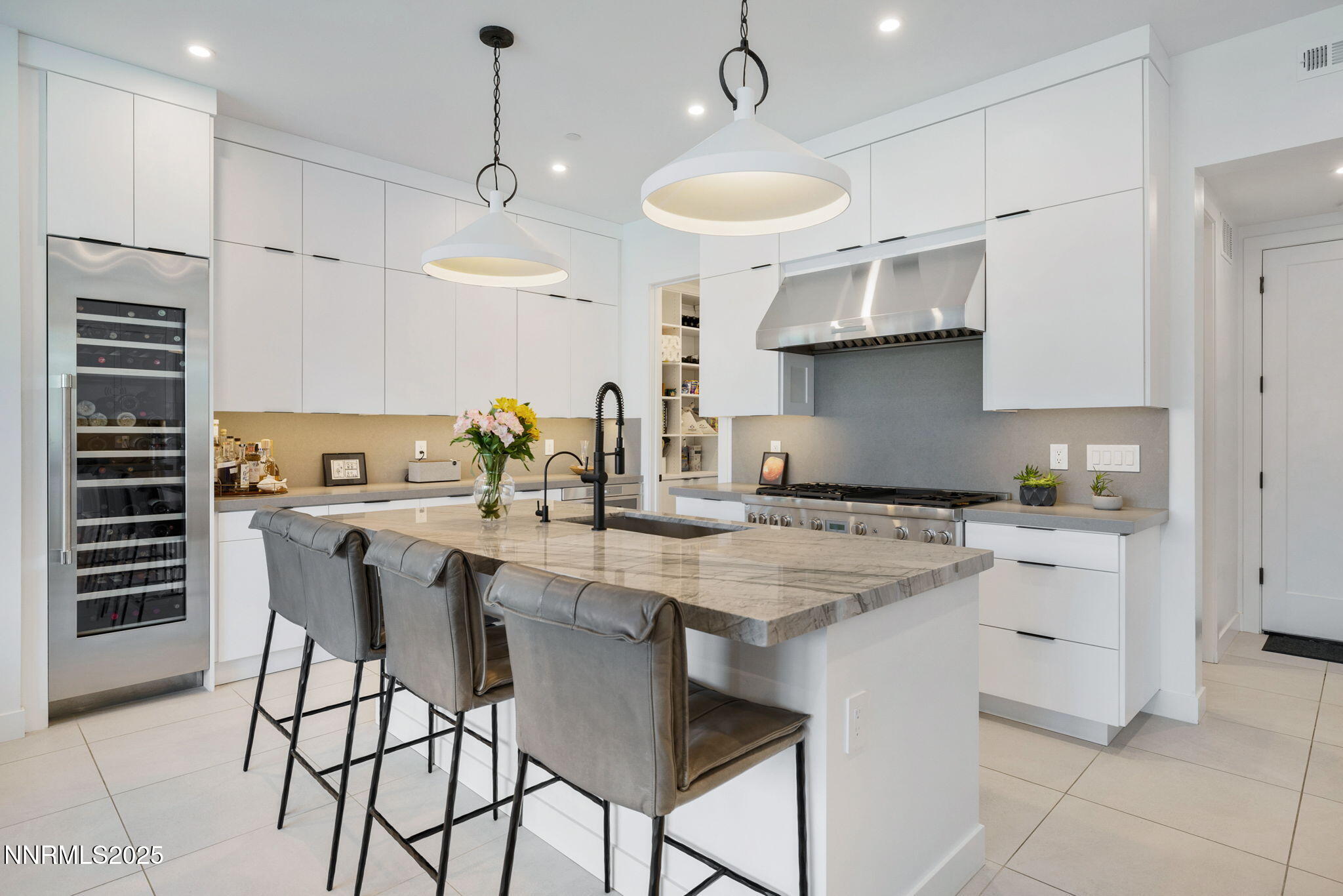 16-web-or-mls-16 Persano St-8