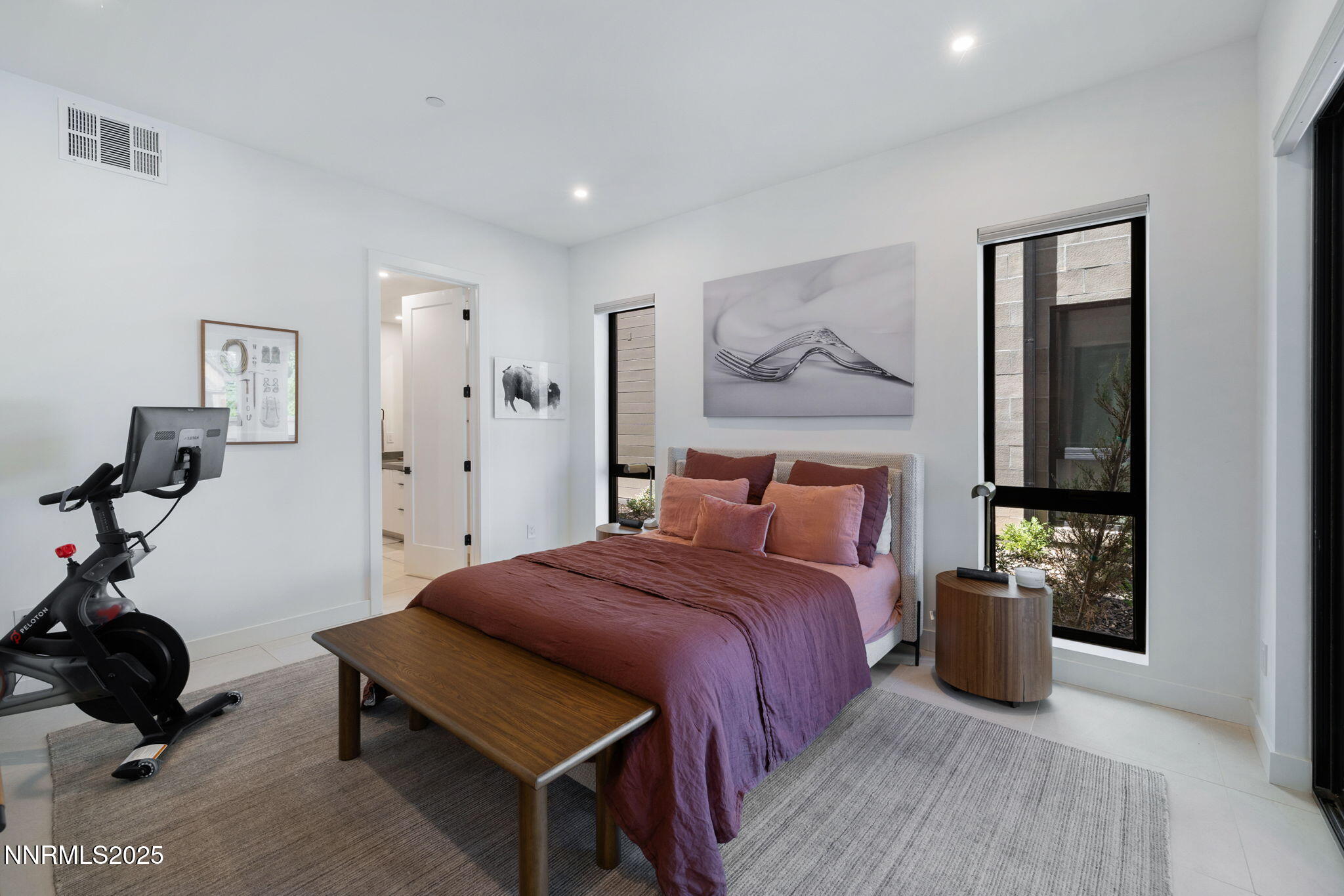 22-web-or-mls-16 Persano St-14