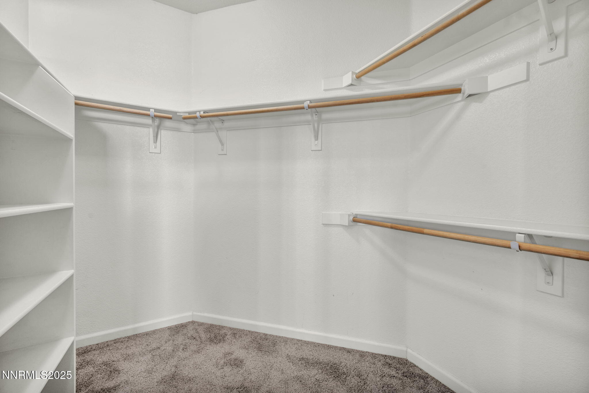 66-web-or-mls-1720-blue-oak-ct