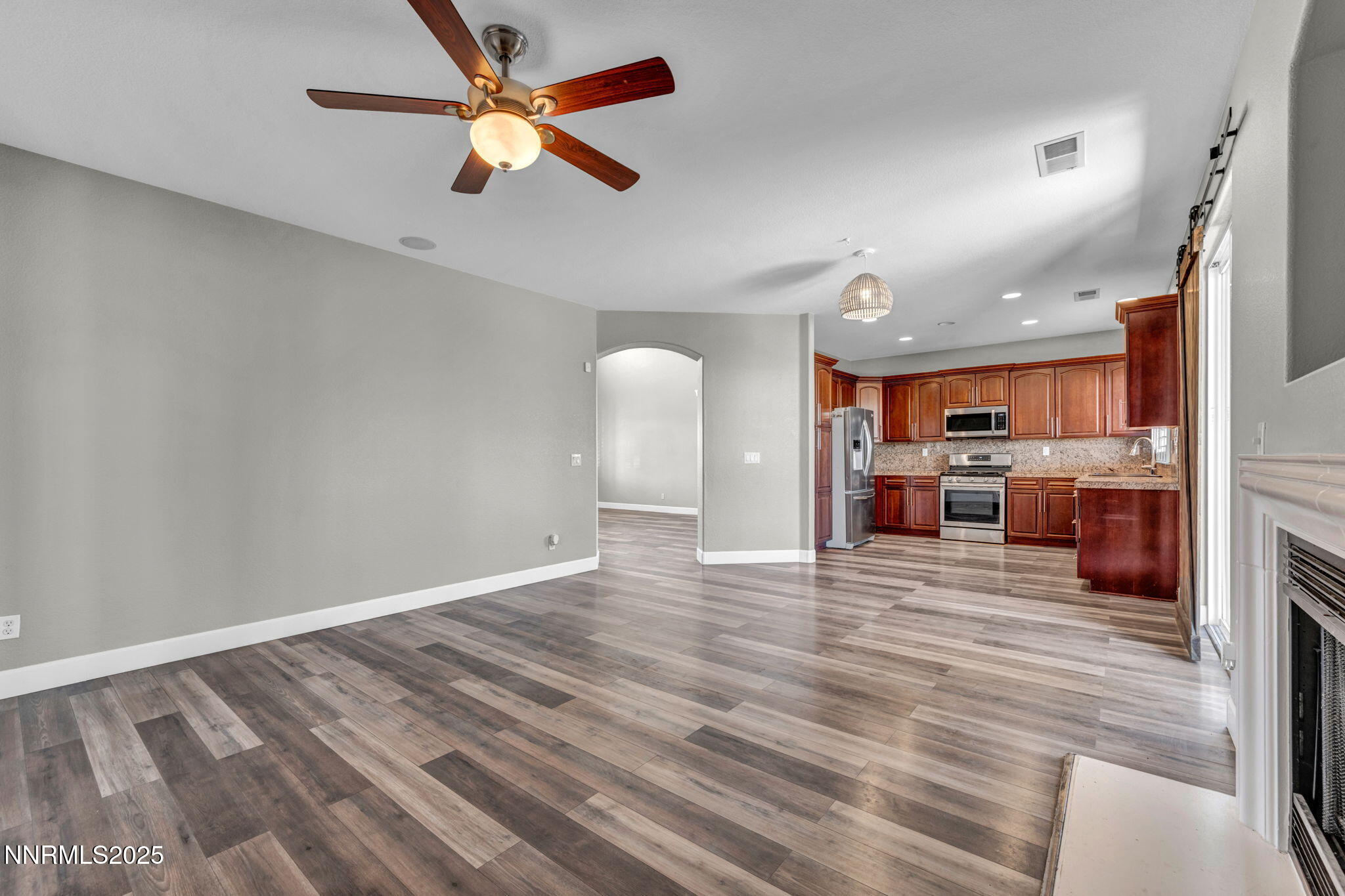 59-web-or-mls-1720-blue-oak-ct