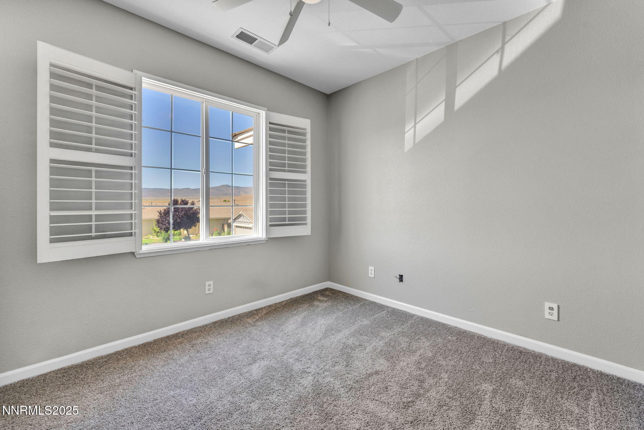 44-web-or-mls-1720-blue-oak-ct