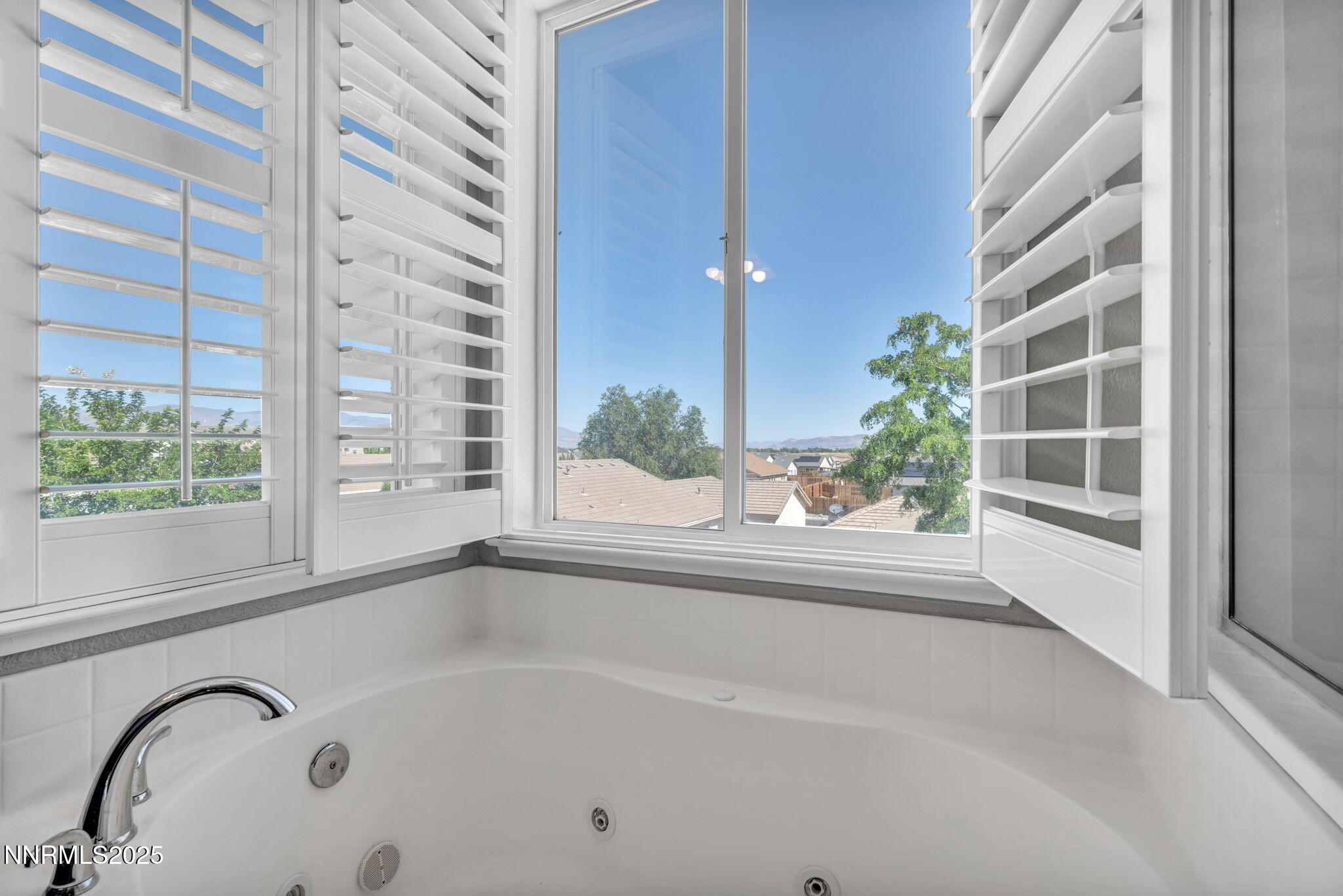 71-web-or-mls-1720-blue-oak-ct