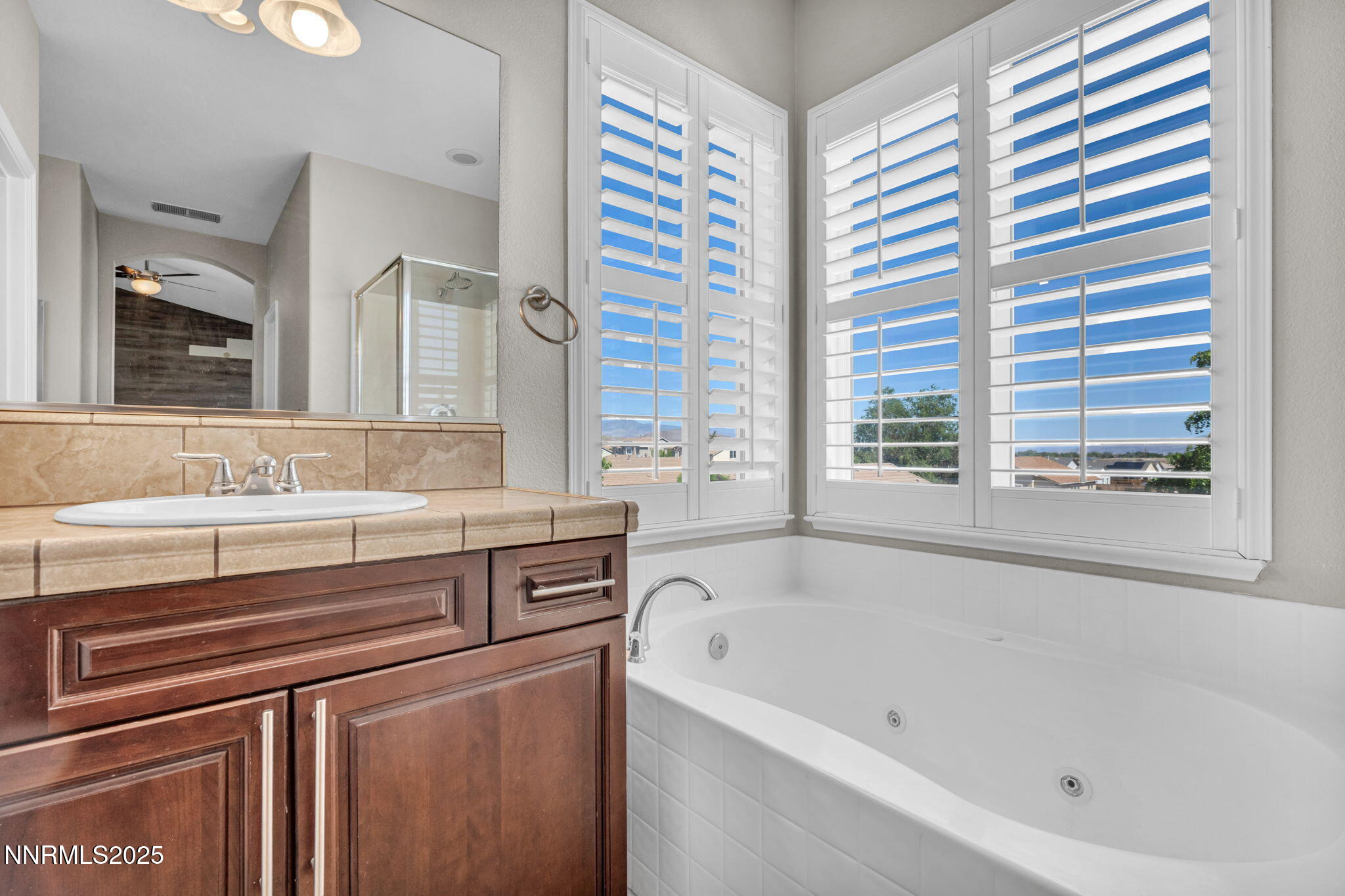 70-web-or-mls-1720-blue-oak-ct