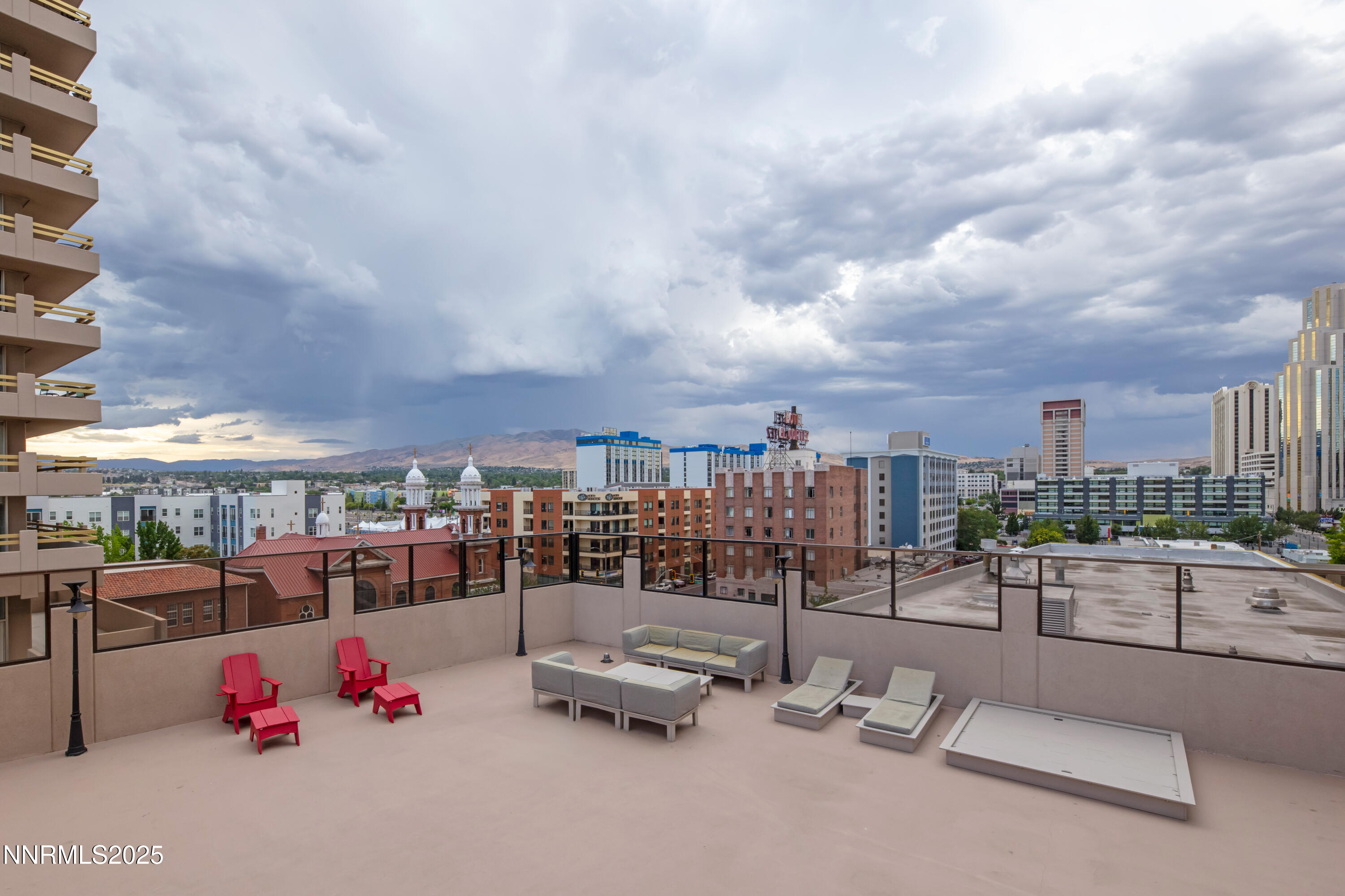 LoungeView5481JPG072825