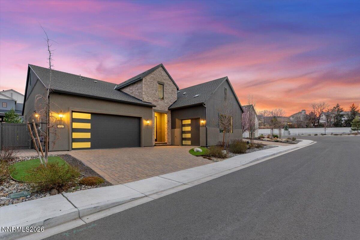 071-722 W Pleasant Oak Trail Reno NV 895