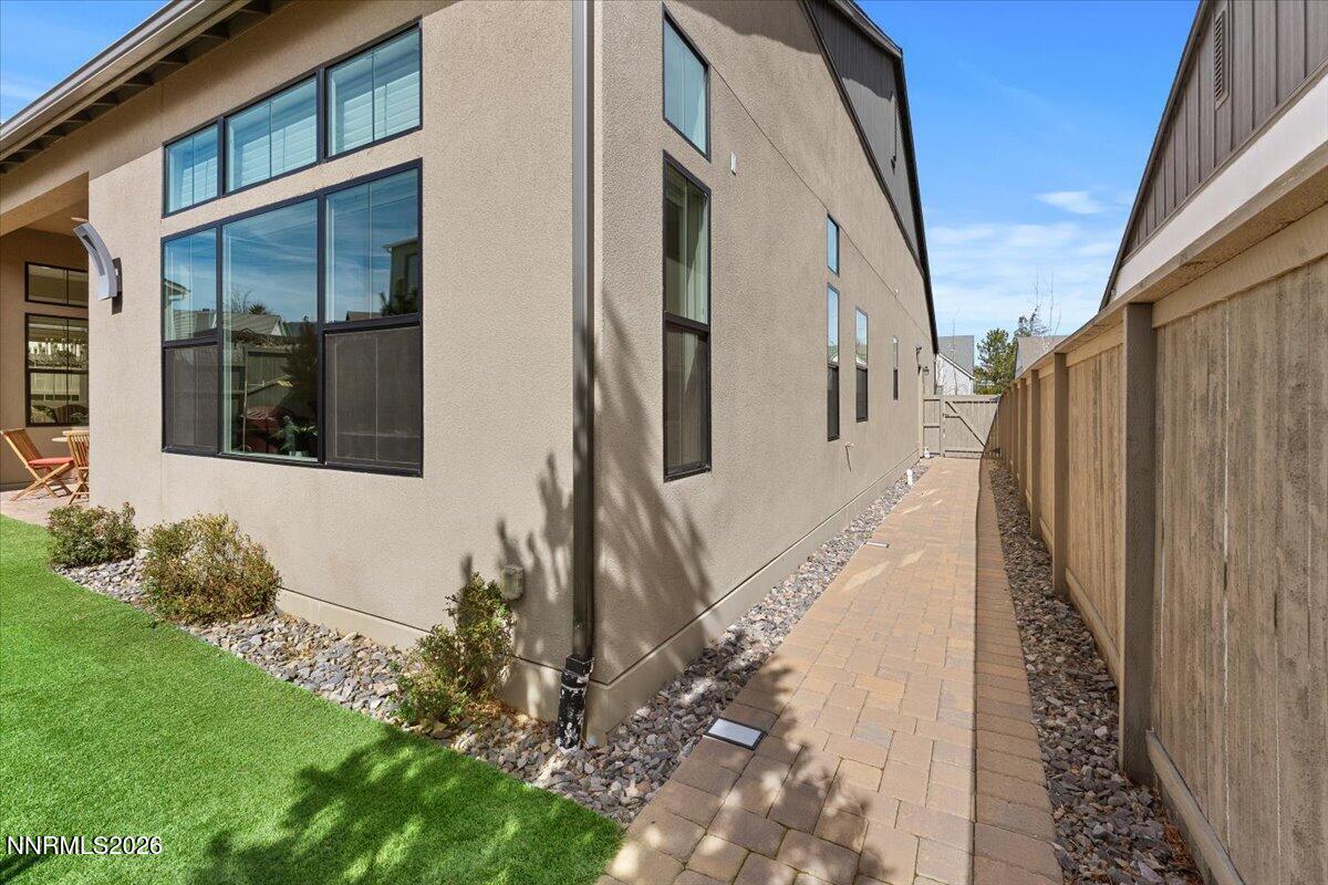 044-722 W Pleasant Oak Trail Reno NV 895