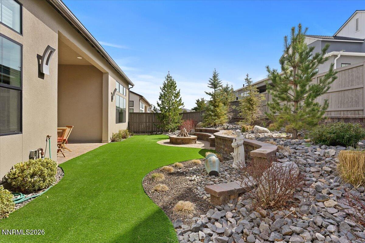 043-722 W Pleasant Oak Trail Reno NV 895