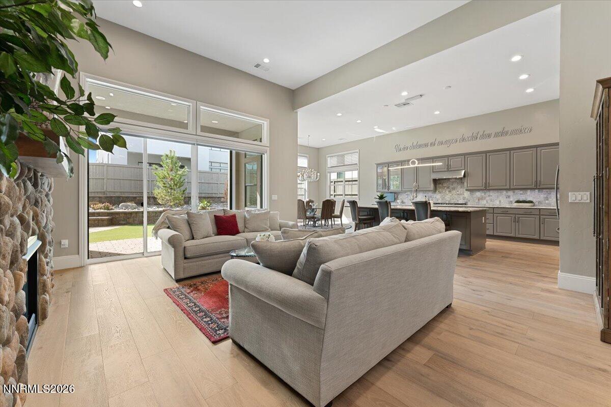 007-722 W Pleasant Oak Trail Reno NV 895