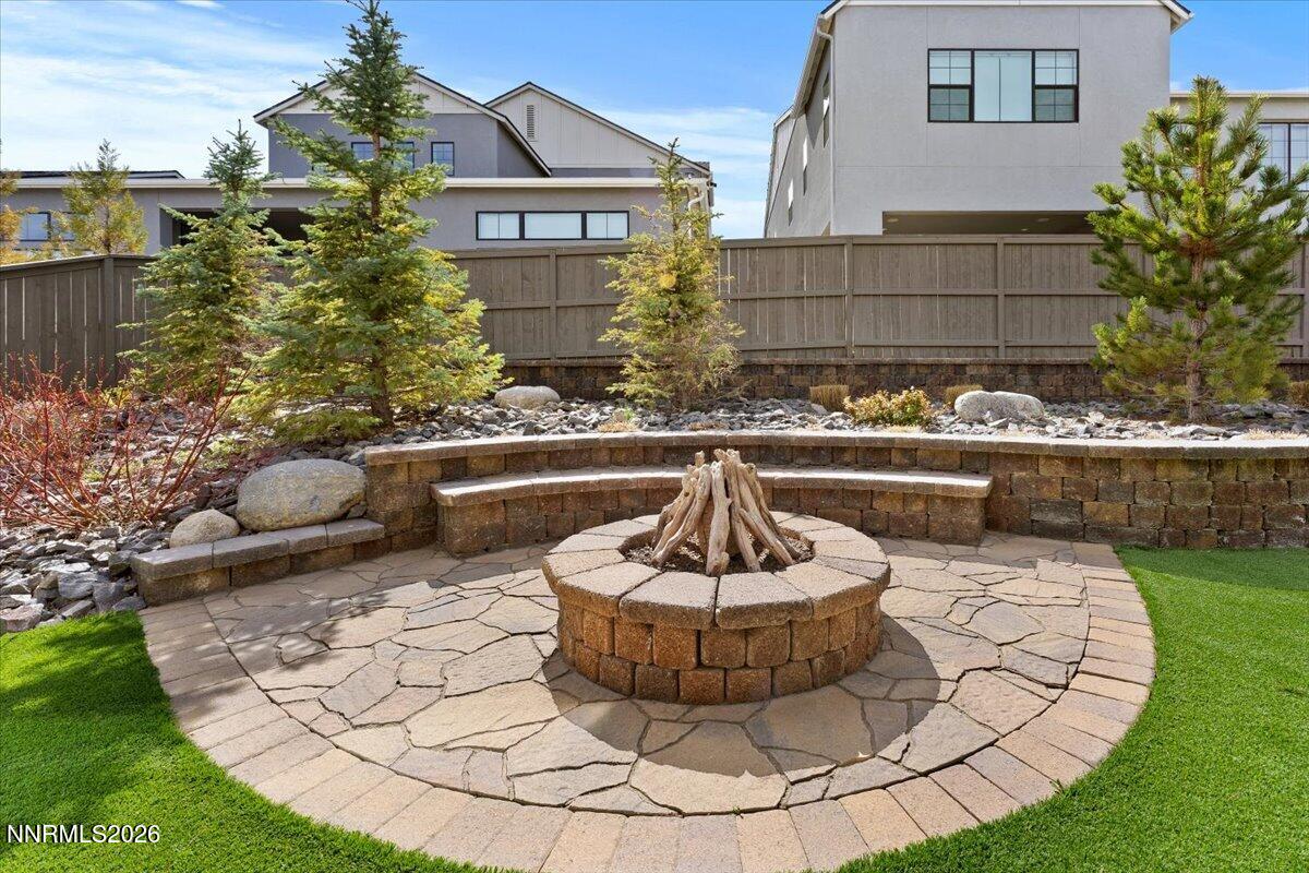 040-722 W Pleasant Oak Trail Reno NV 895