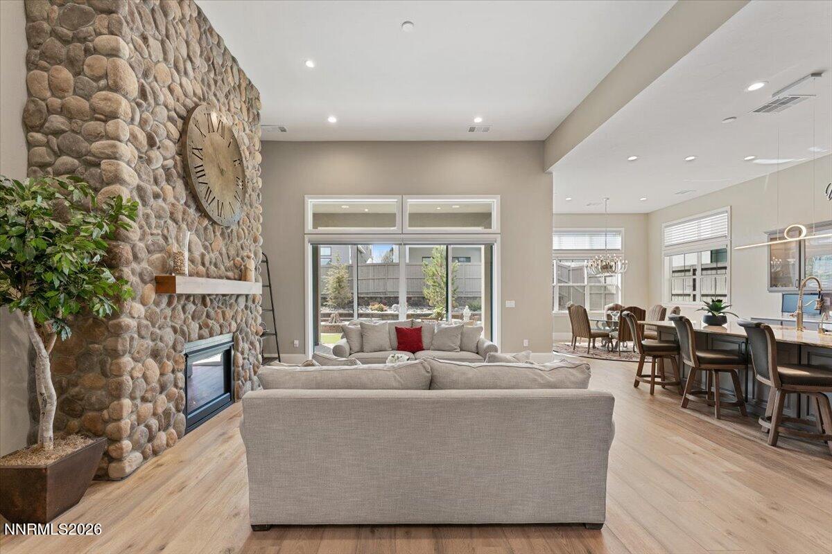 006-722 W Pleasant Oak Trail Reno NV 895