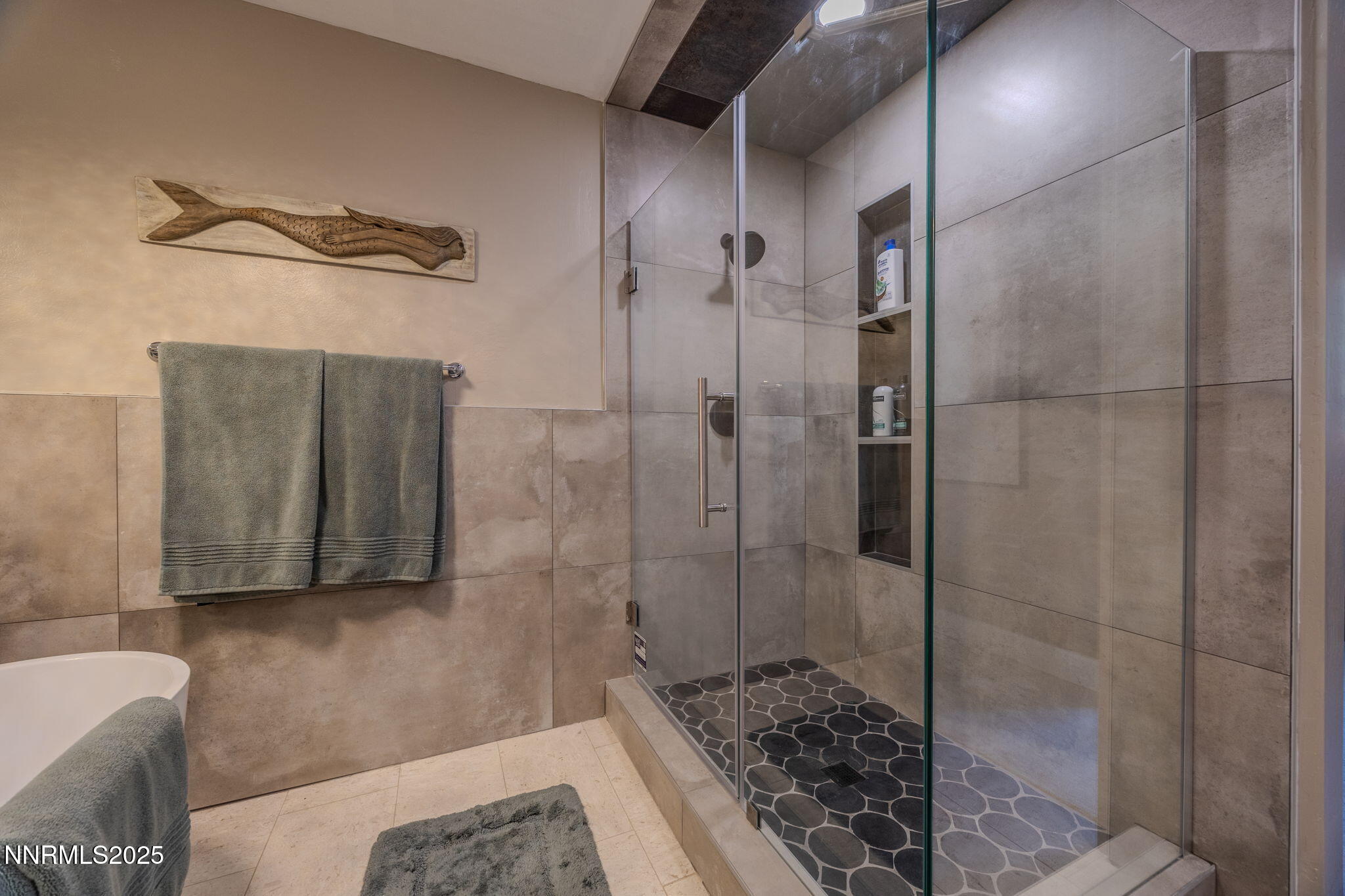 57-web-or-mls-Plumas Bathroom-3