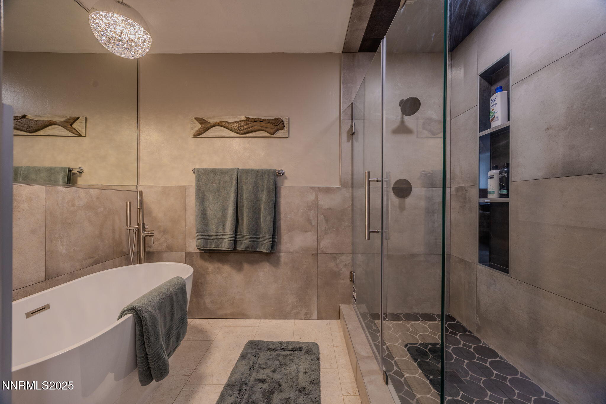 52-web-or-mls-Plumas Bathroom-6