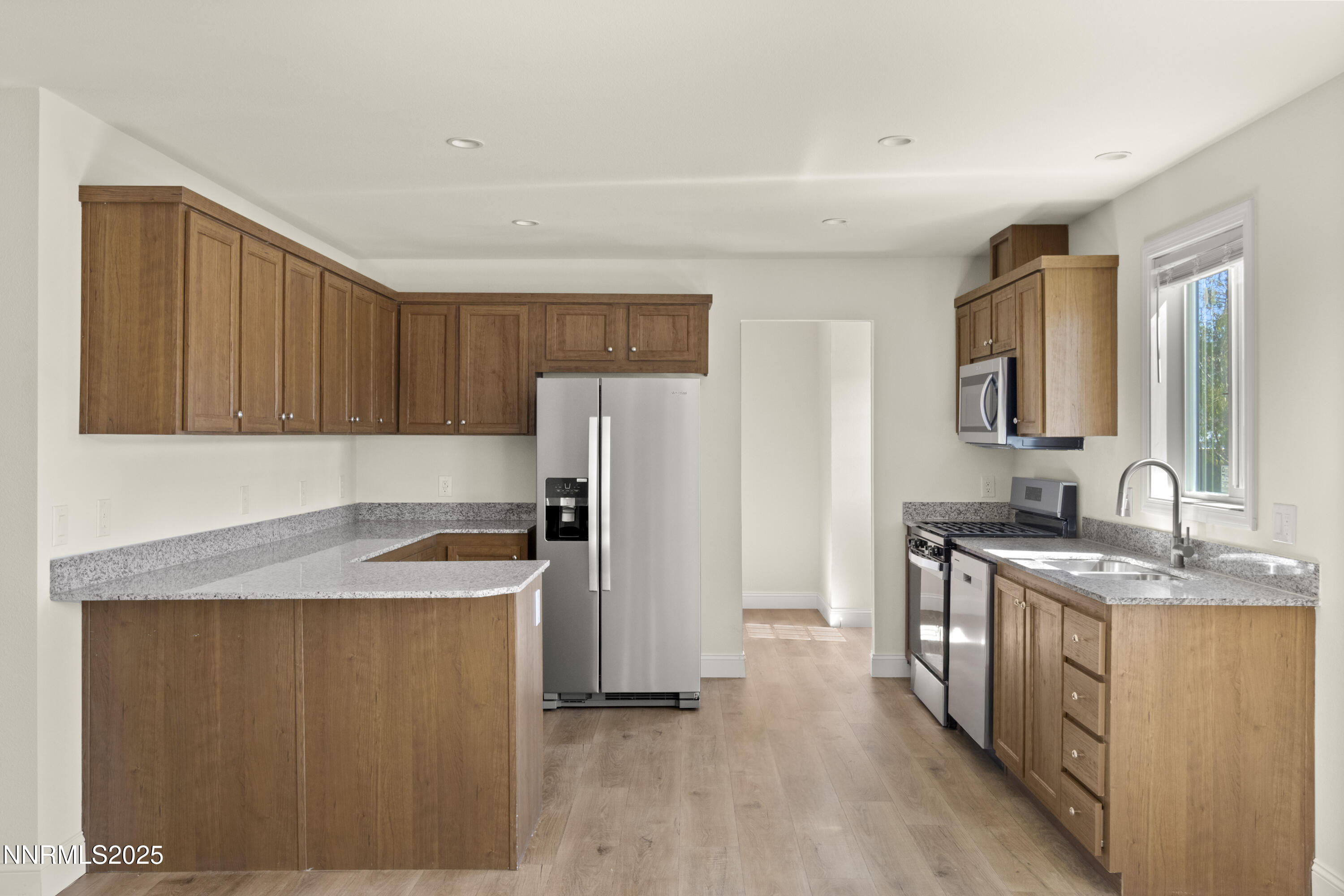 4040 Goldfinch Dr 08