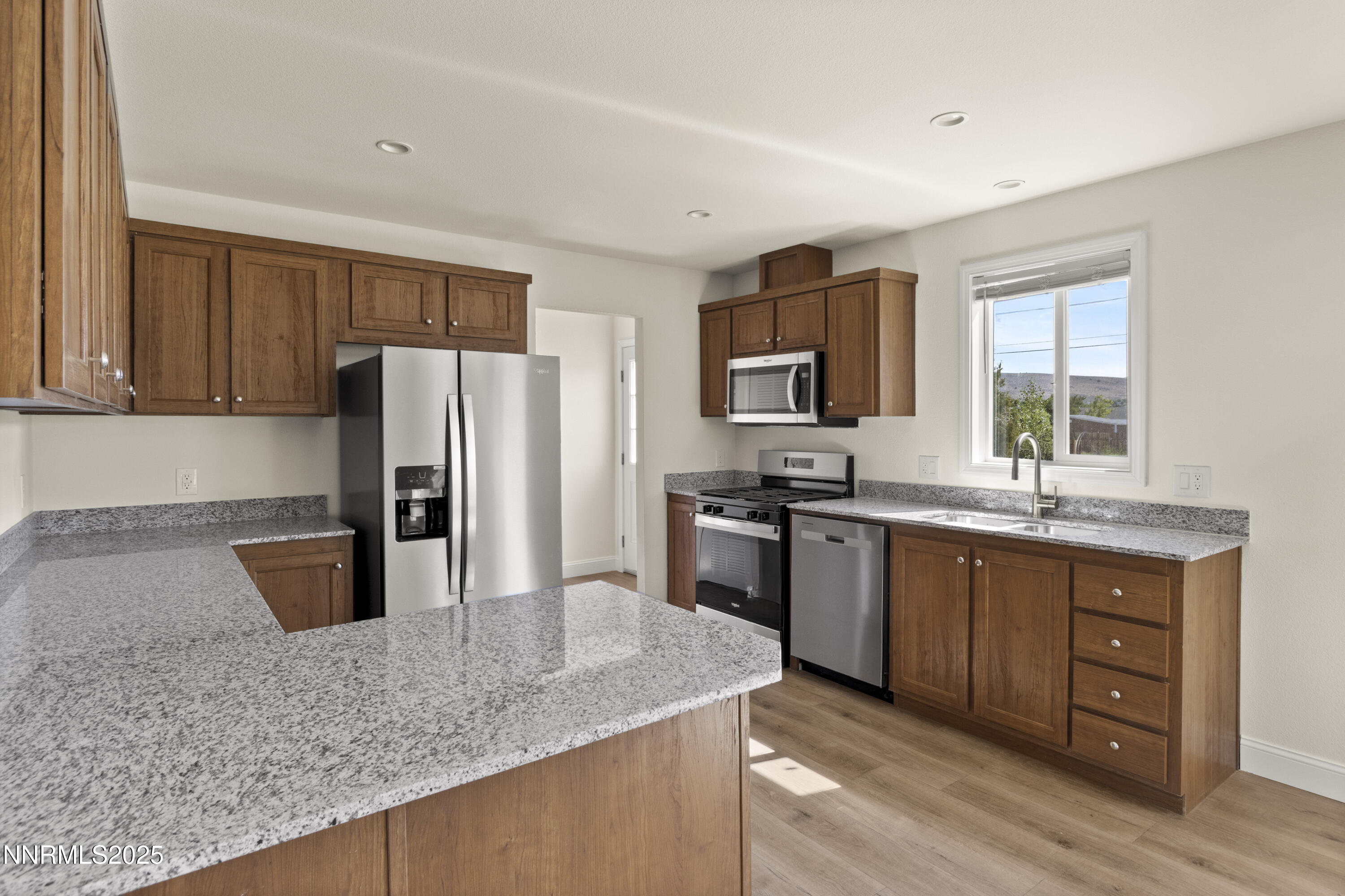 4040 Goldfinch Dr 07