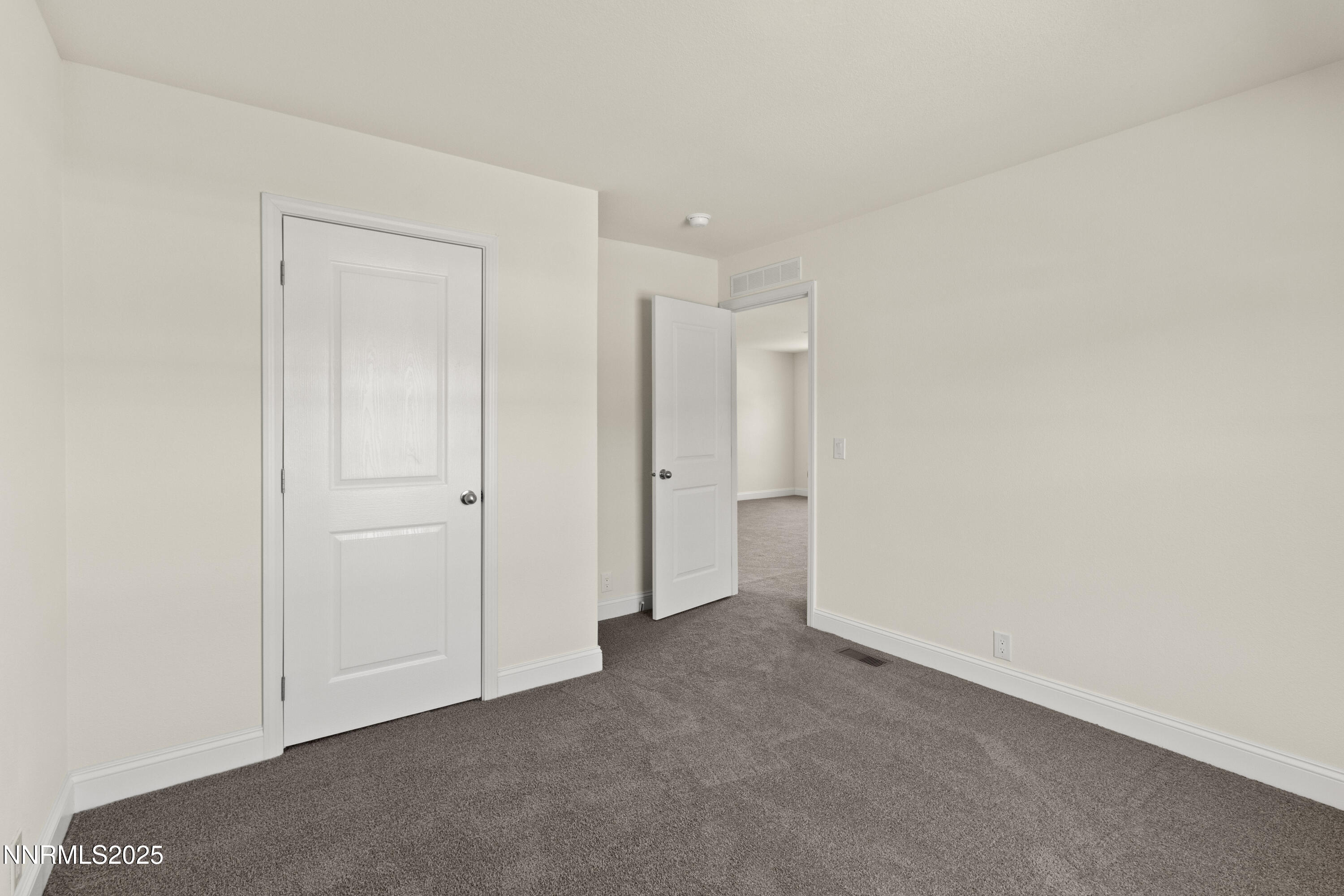 4040 Goldfinch Dr 20