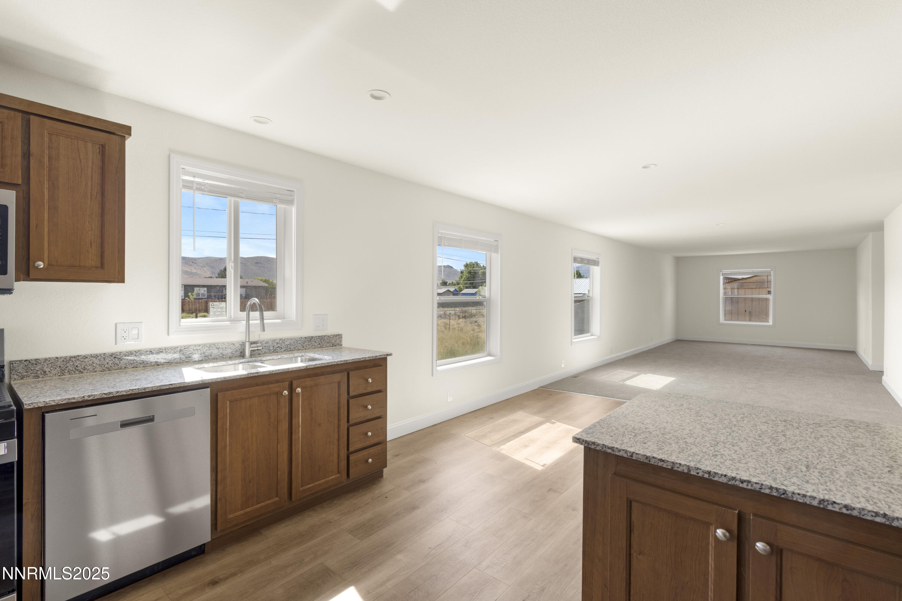 4040 Goldfinch Dr 10