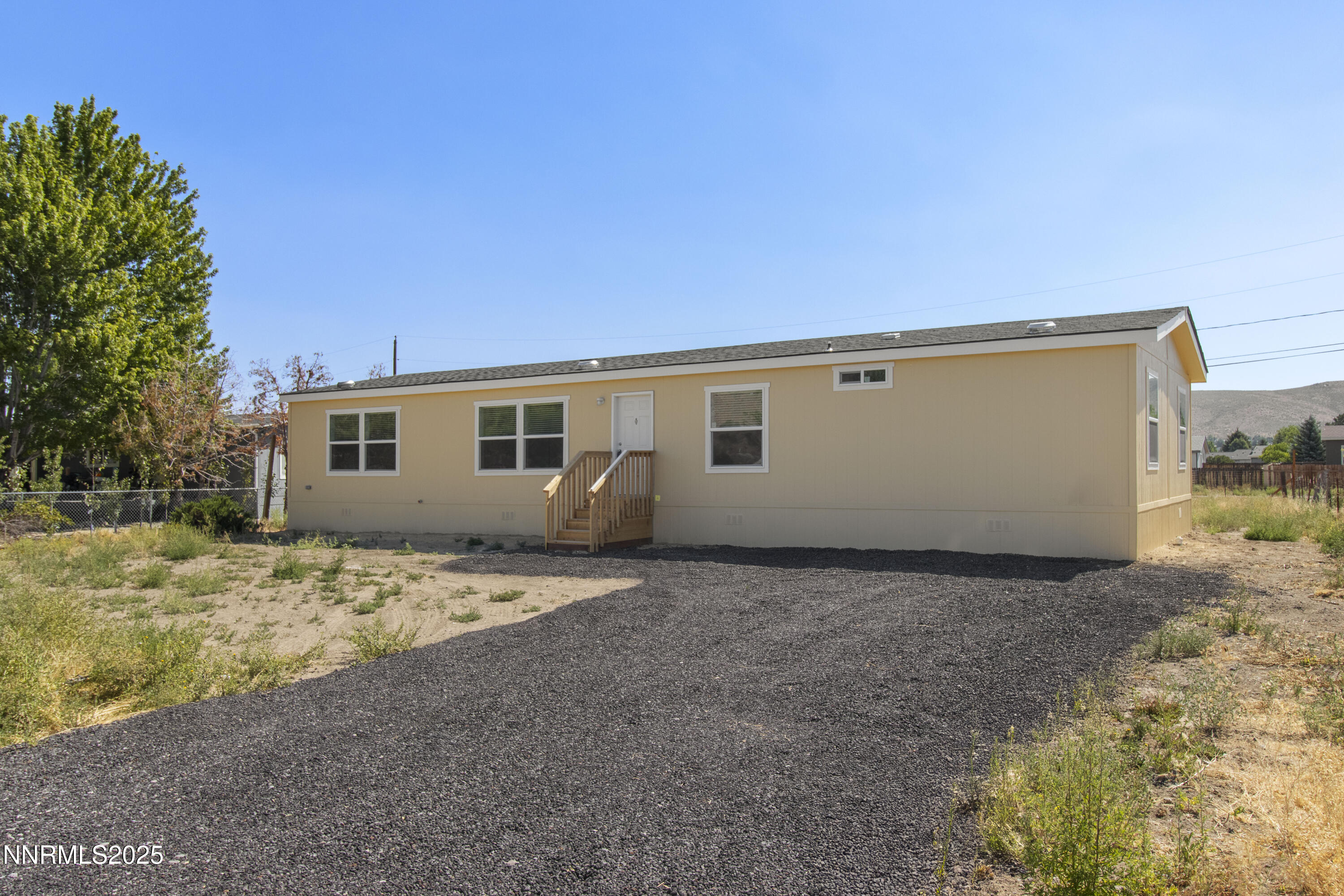 4040 Goldfinch Dr 01