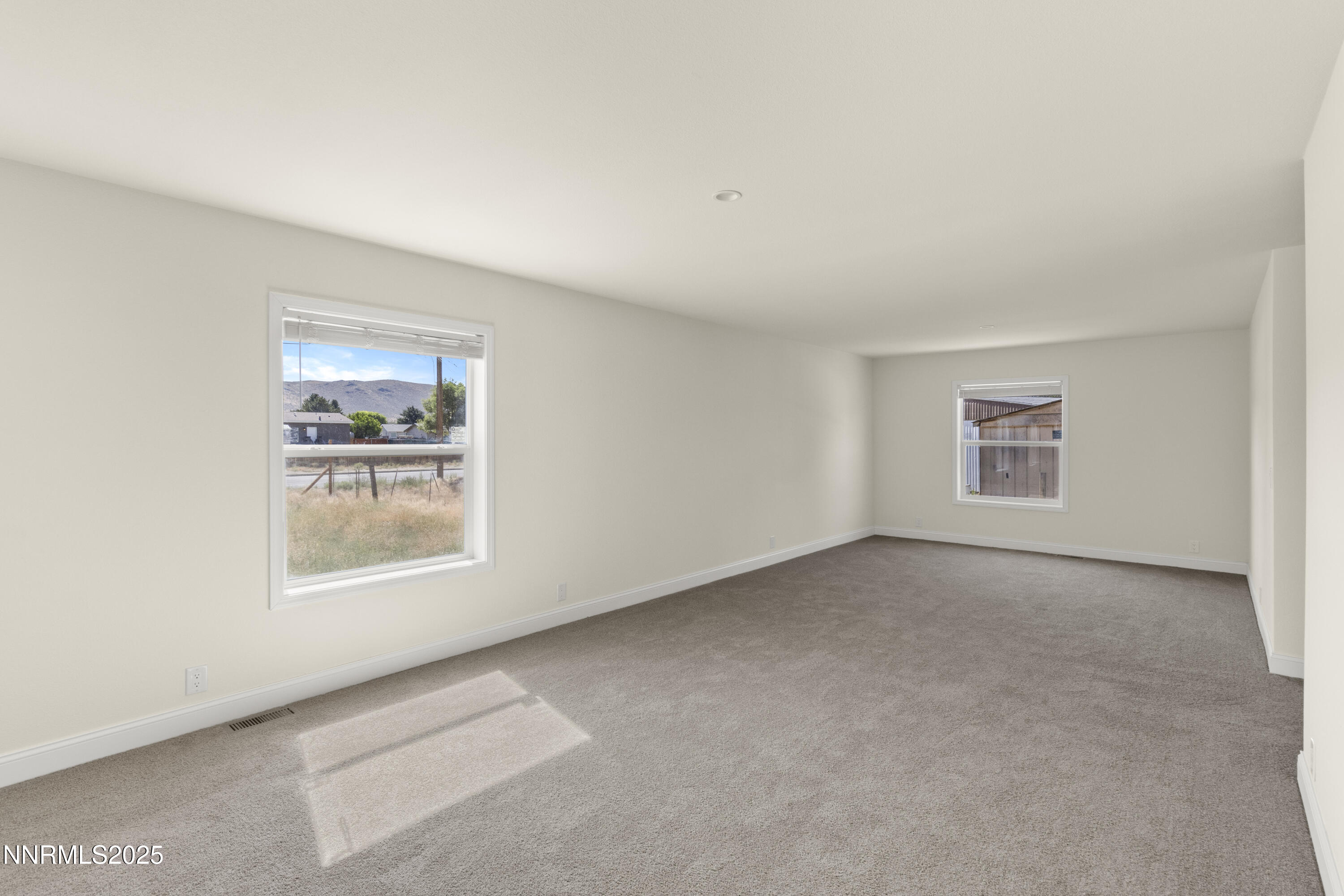 4040 Goldfinch Dr 13