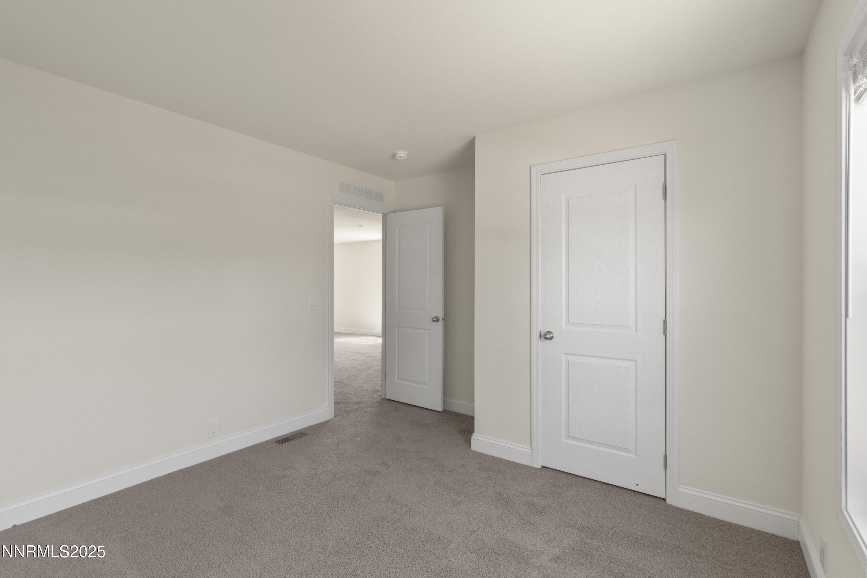 4040 Goldfinch Dr 22