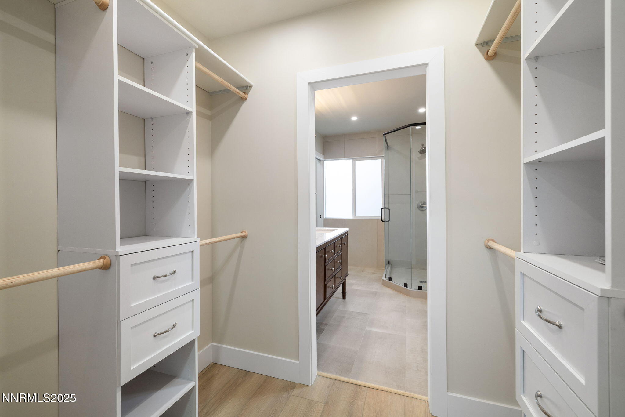 9-web-or-mls-1418 Lander-13