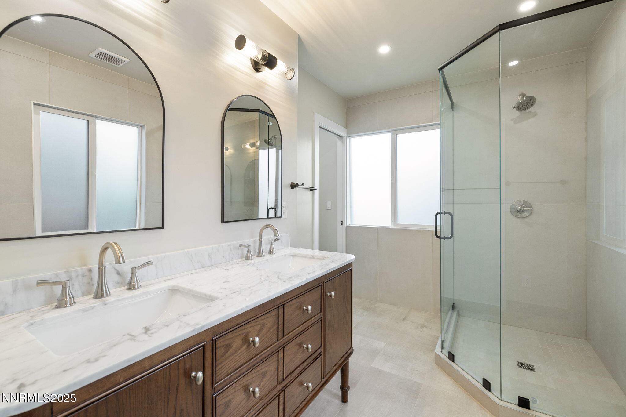 13-web-or-mls-1418 Lander-14