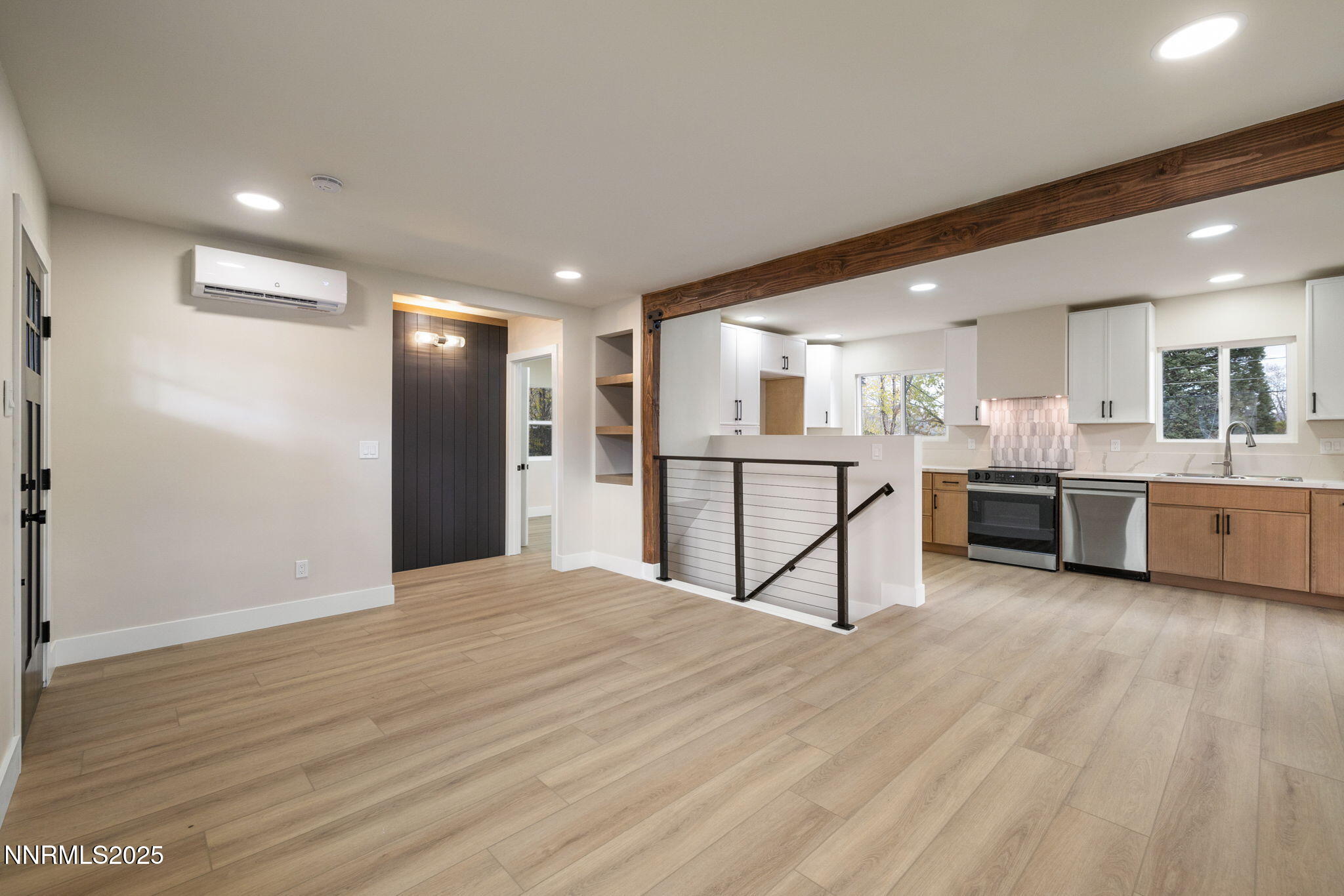 8-web-or-mls-1418 Lander-9