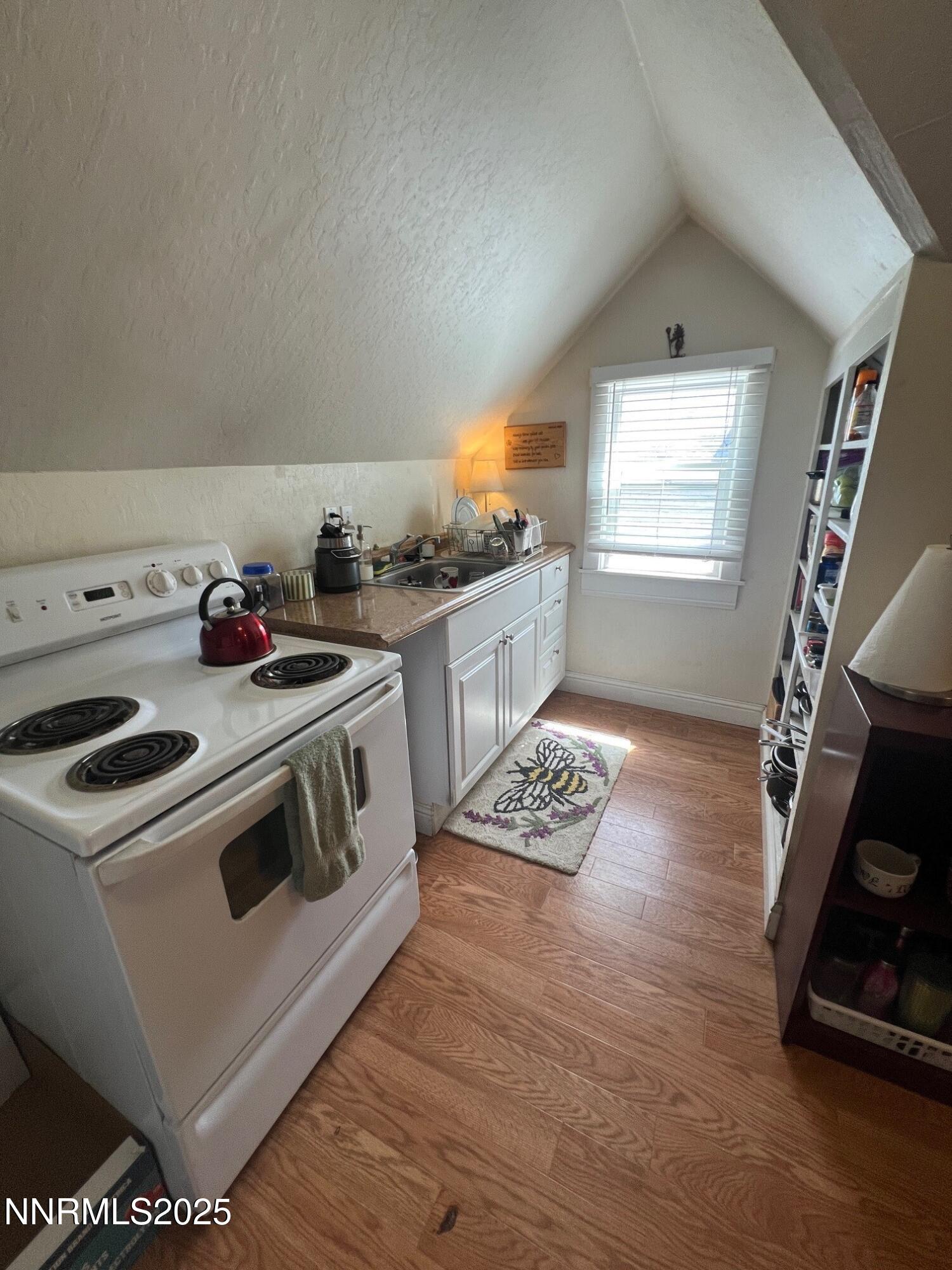 1 bedroom kitchen
