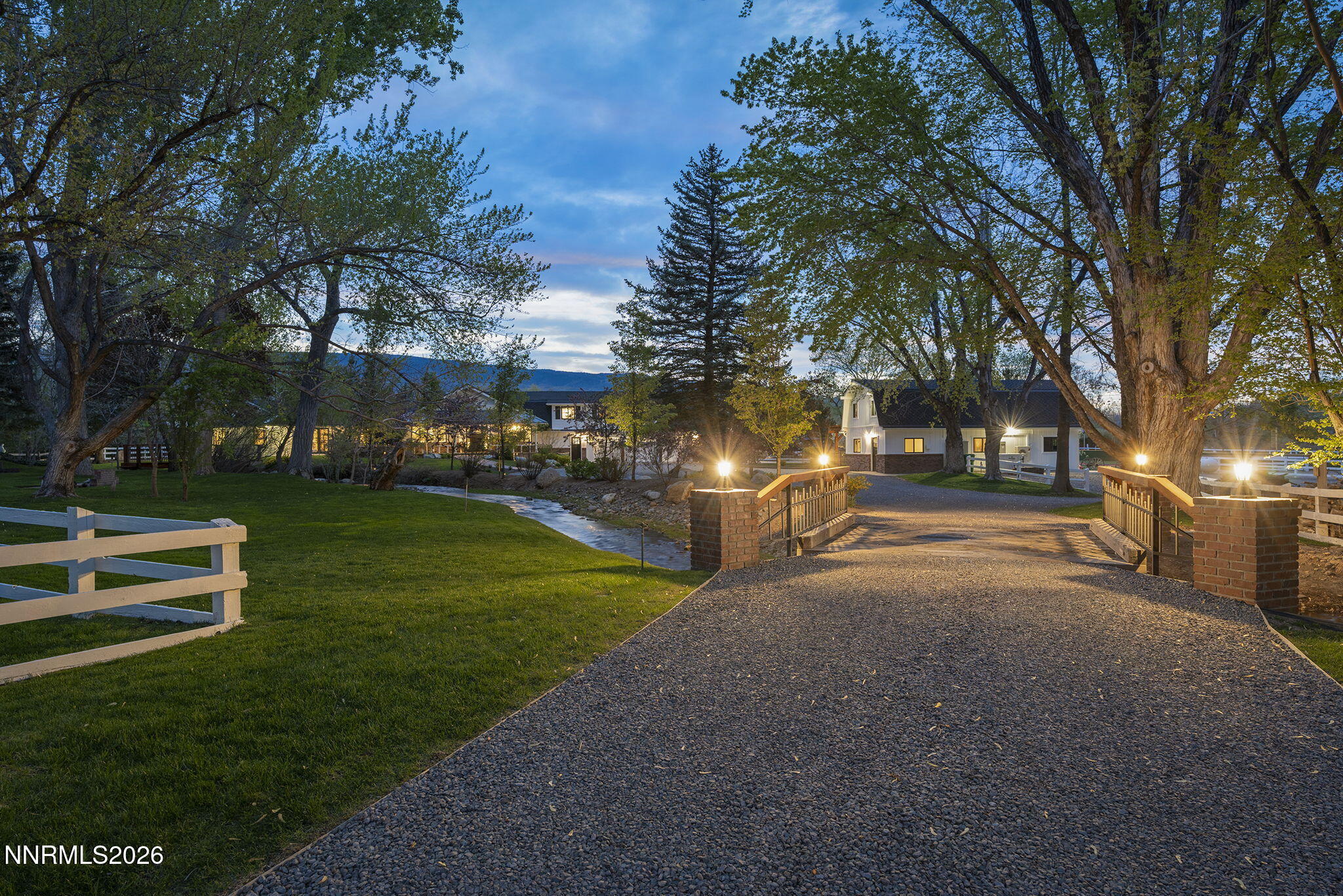 Bridge over Thomas Creek