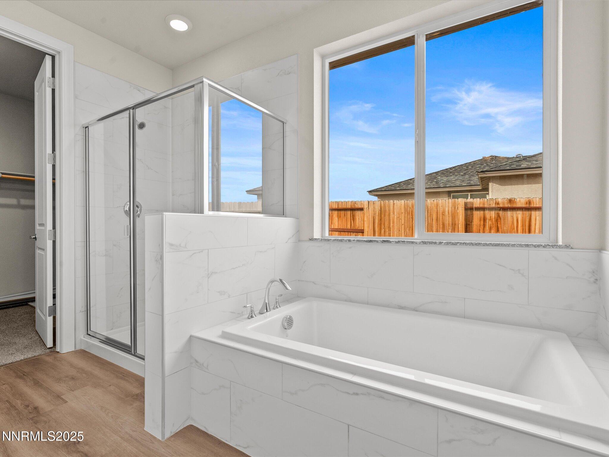 25-2555 Emerson Cir-124