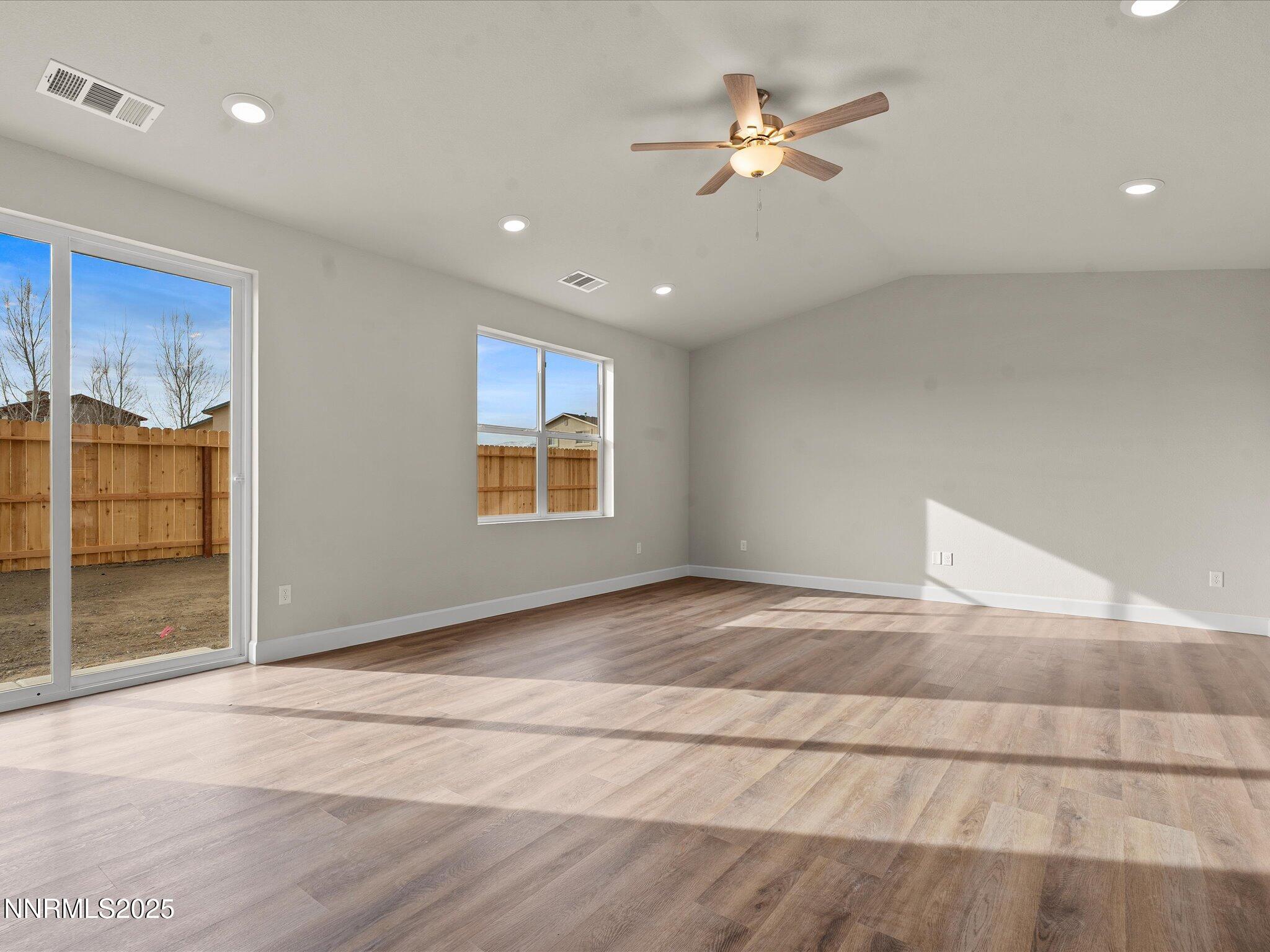 07-2555 Emerson Cir-106