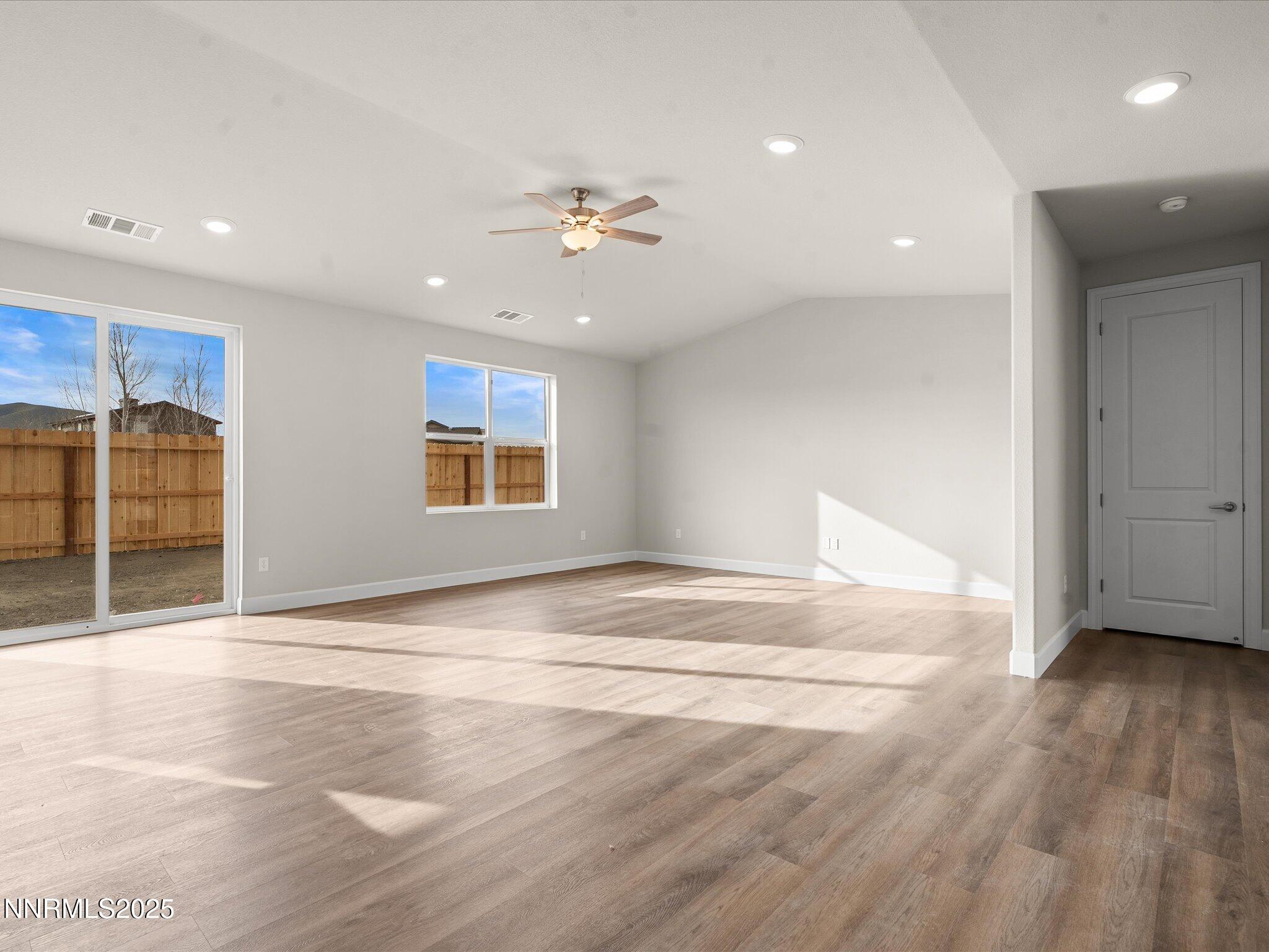 06-2555 Emerson Cir-105