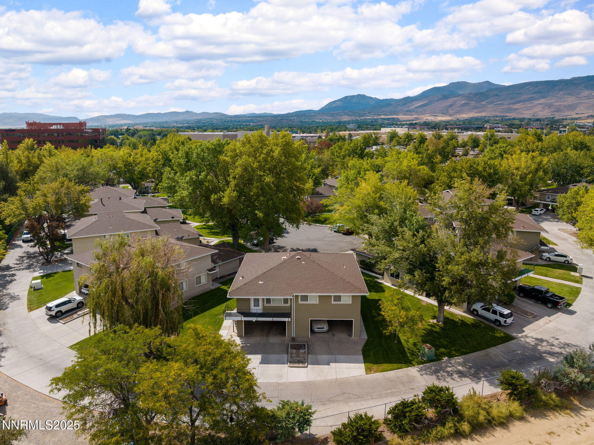 32-web-or-mls-5010 Tahiti Way-33