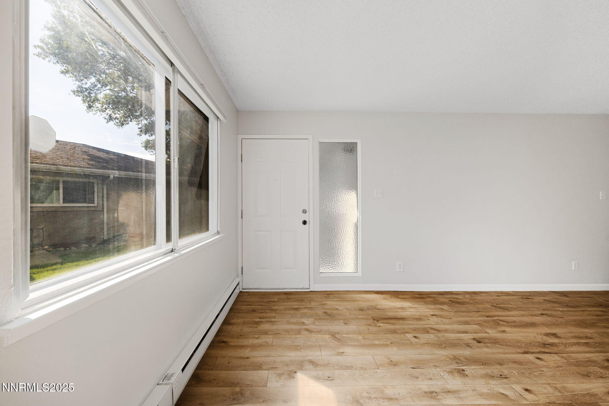 15-web-or-mls-5010 Tahiti Way-16