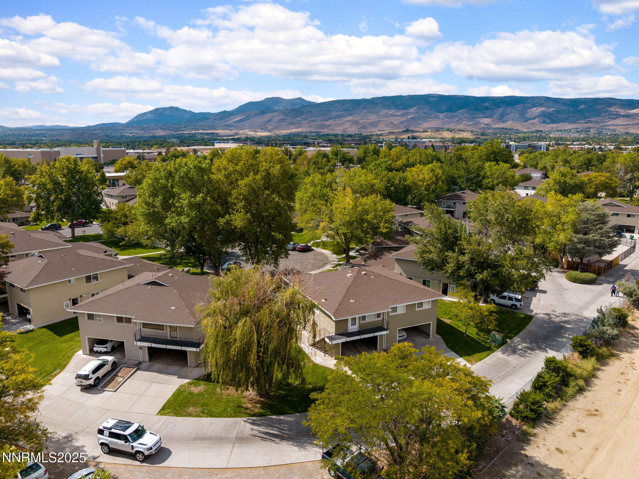 33-web-or-mls-5010 Tahiti Way-34