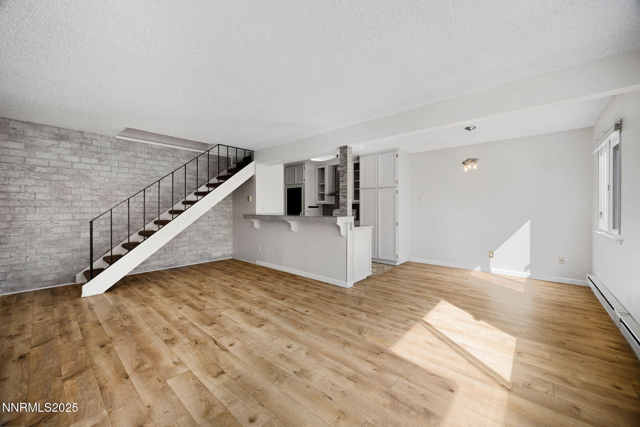 11-web-or-mls-5010 Tahiti Way-12