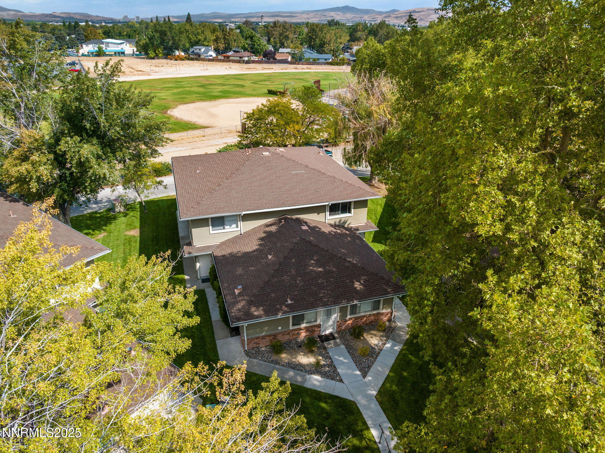 35-web-or-mls-5010 Tahiti Way-36