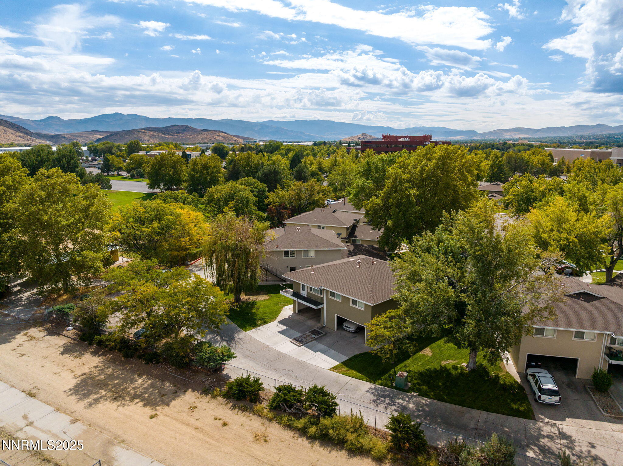 31-web-or-mls-5010 Tahiti Way-32