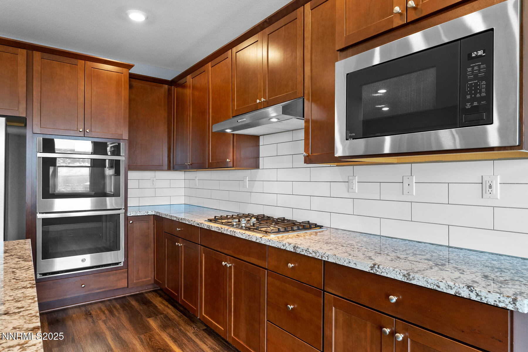 DSC02557-Edit-1800x200