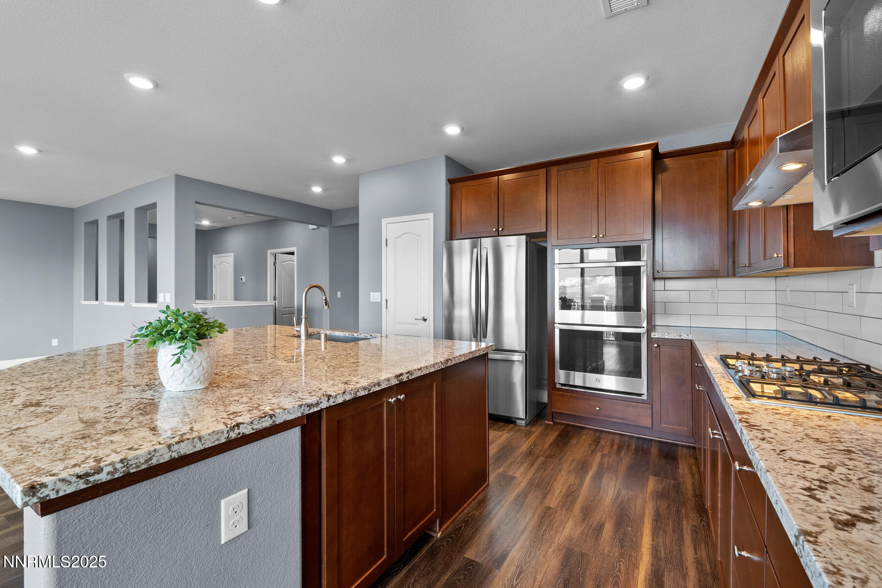 DSC02551-Edit-1800x200