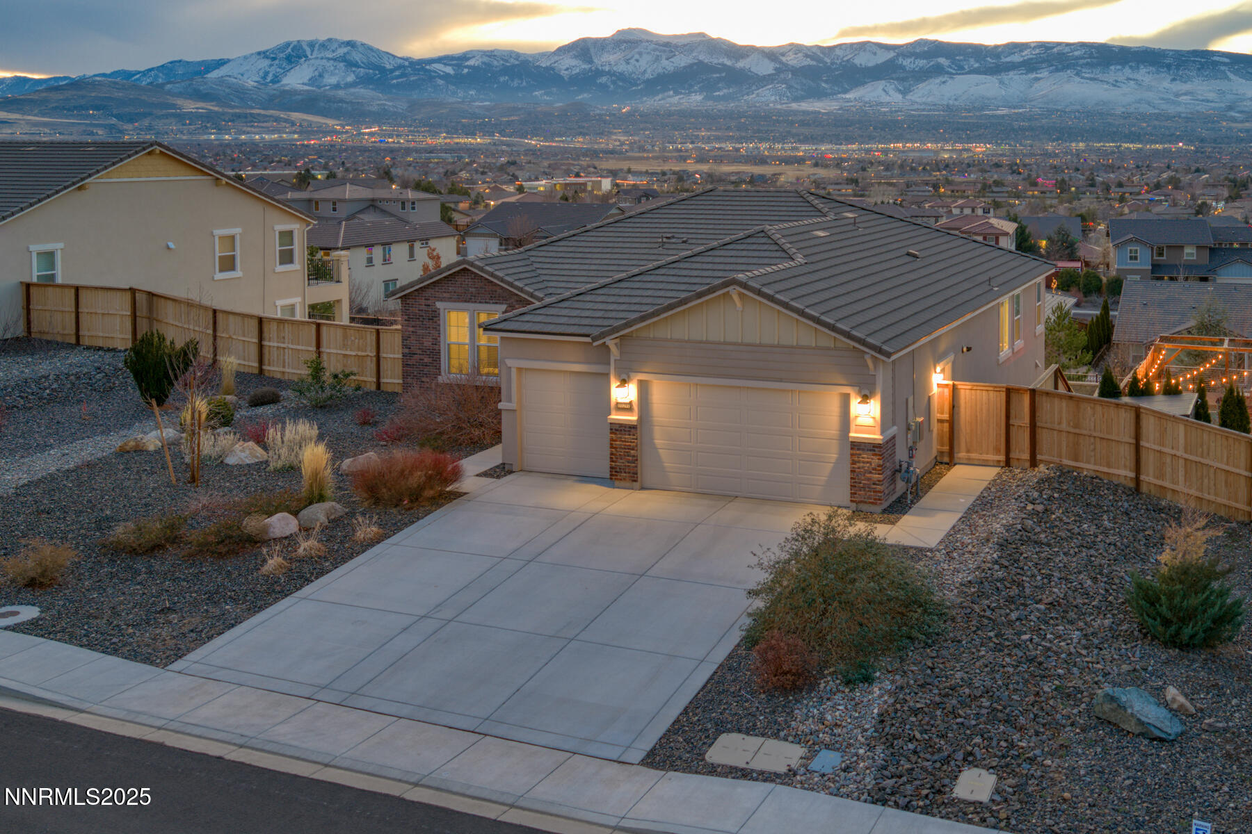 DJI_20251230170409_0013_D-Edit-1800x200