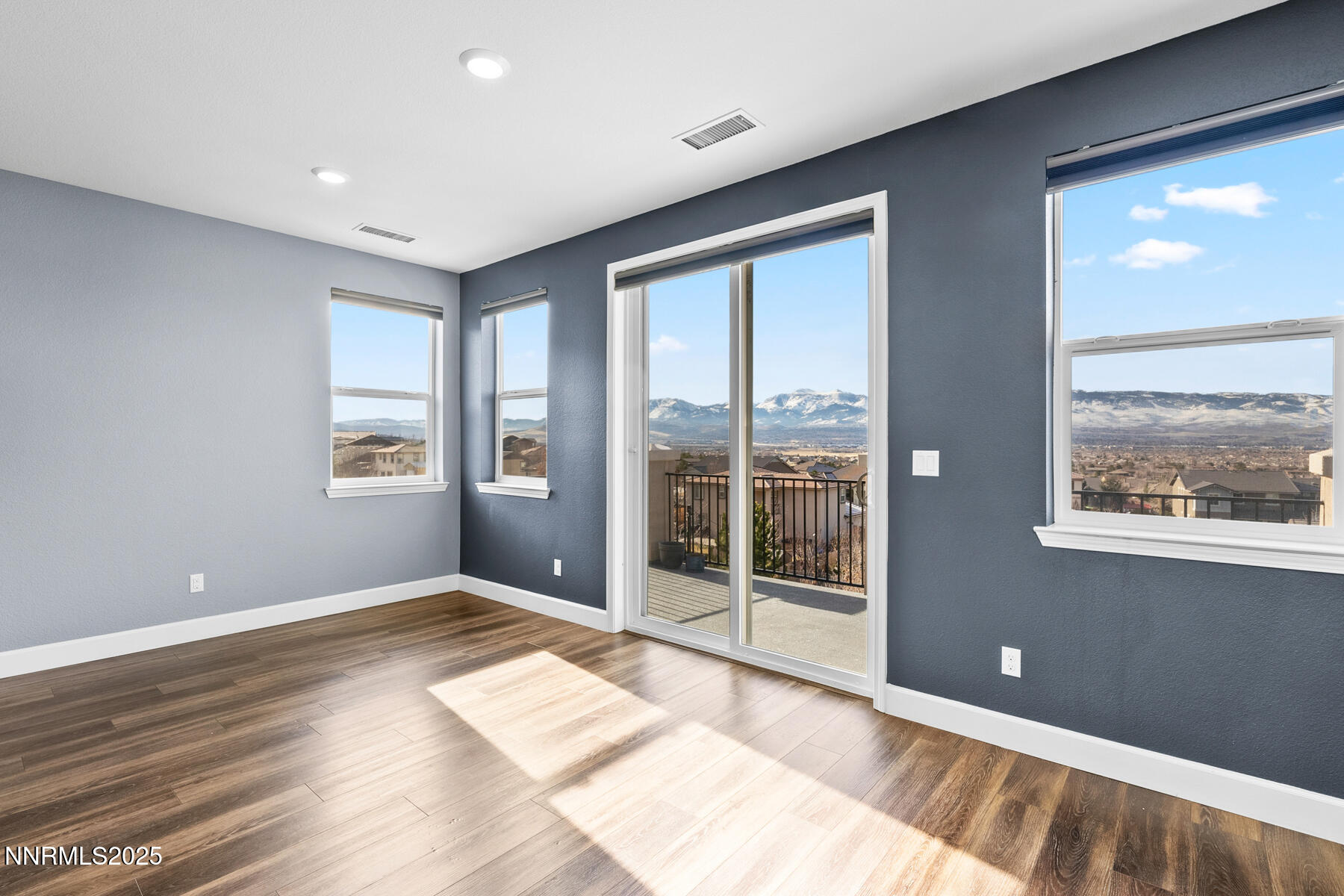 DSC02537-Edit-1800x200