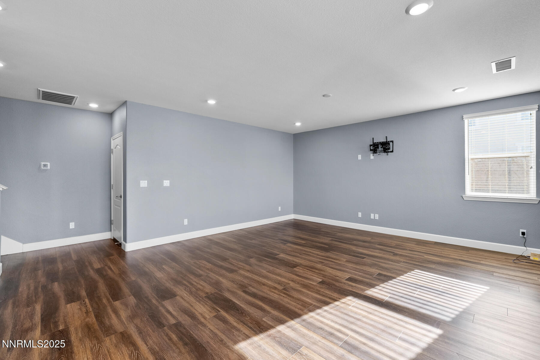 DSC02647-Edit-1800x200