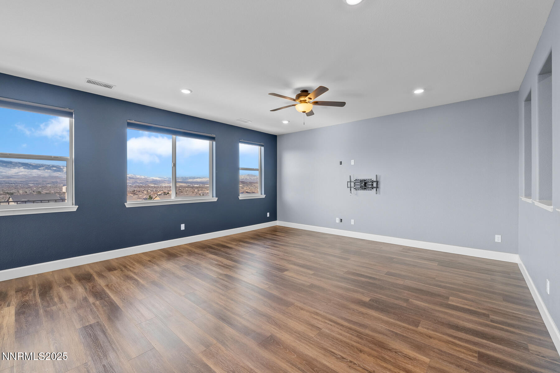 DSC02521-Edit-1800x200