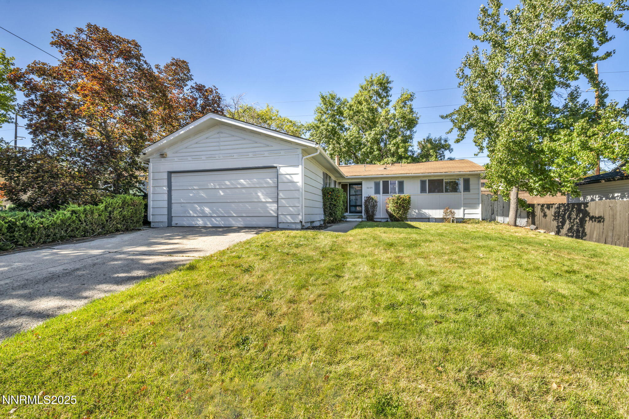 3-web-or-mls-3235-bryan-st