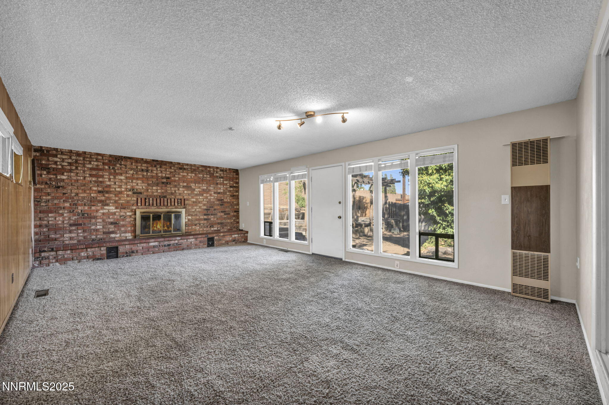 36-web-or-mls-3235-bryan-st