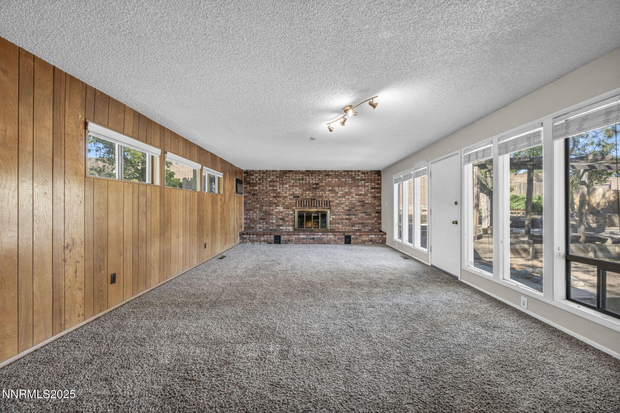 35-web-or-mls-3235-bryan-st