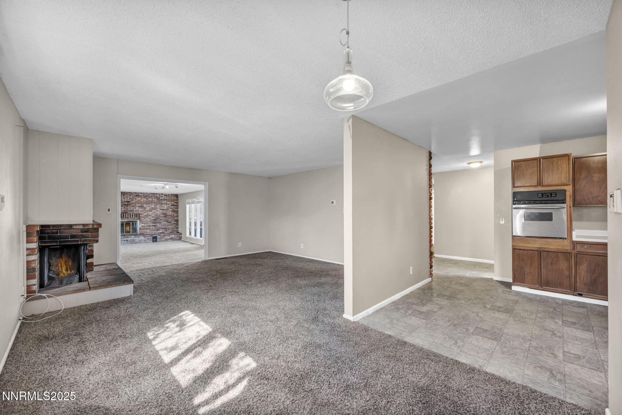 28-web-or-mls-3235-bryan-st